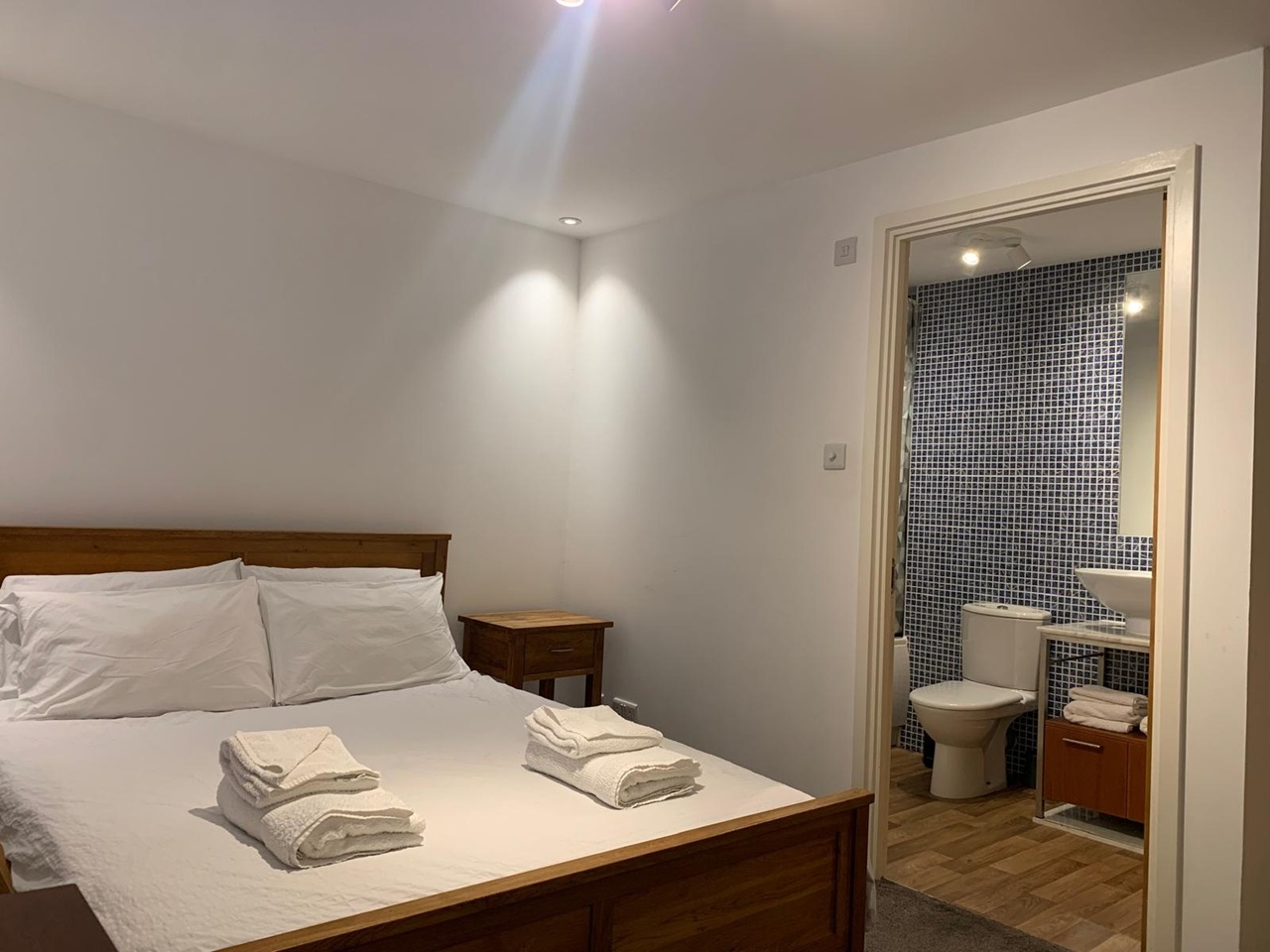 Additional image 6 of 2 Bed Flat, Albion Gardens, EH7, N1 7GU