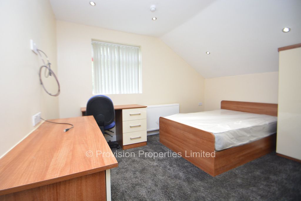 Additional image 18 of 8 bed semi-detached house to rentSt Michaels Villas, Headingley, Leeds LS6