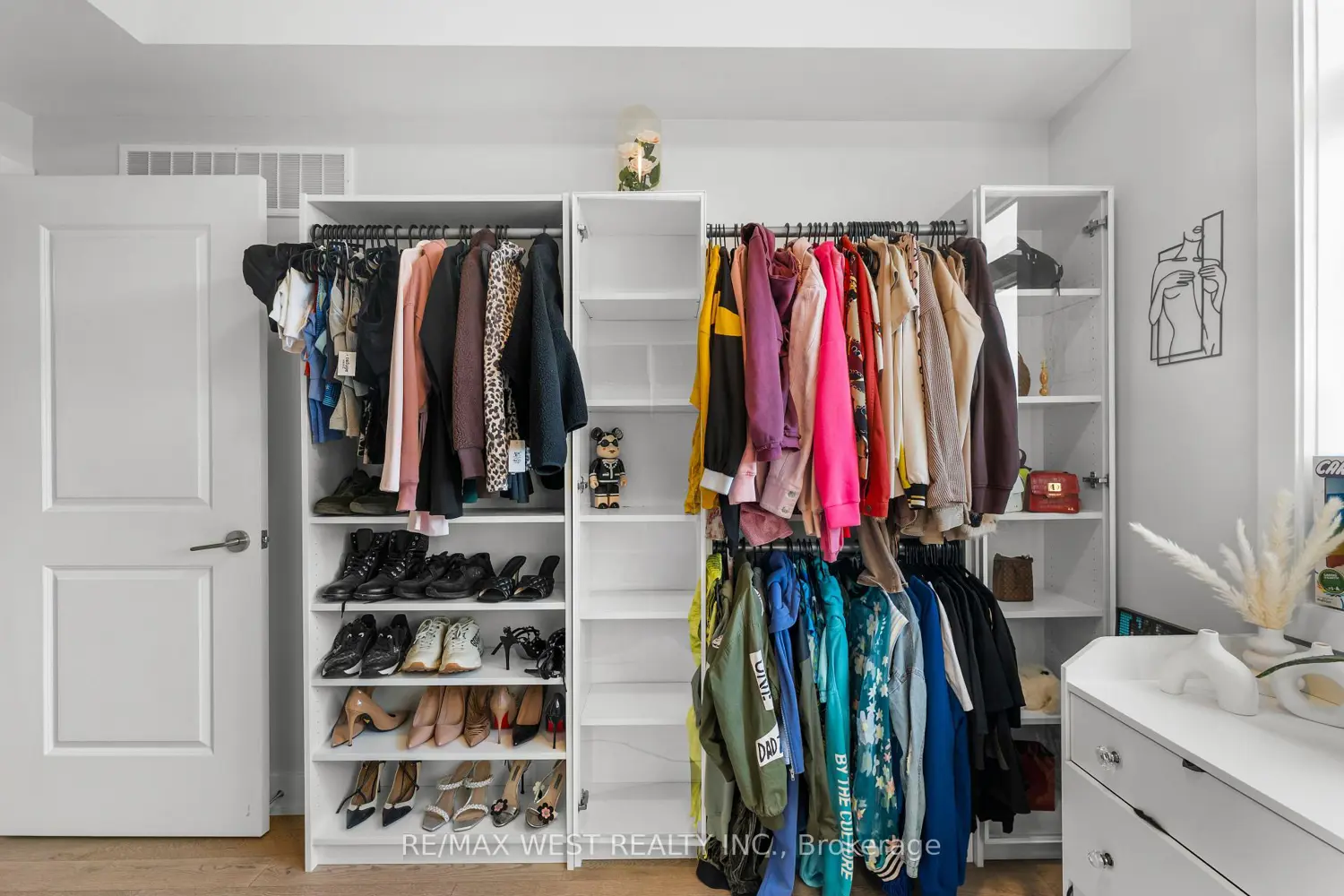 Additional image 10 of 1062 Douglas Mccurdy Common