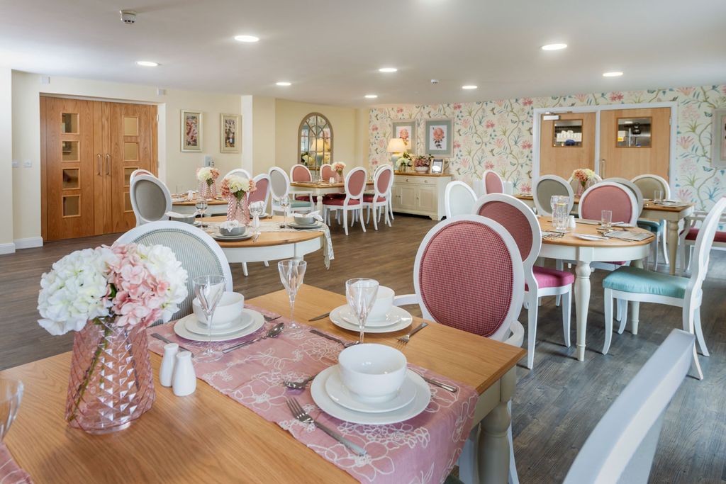 2 bed flat to rentSpringfield Close, Stratford-Upon-Avon CV37 photo 5