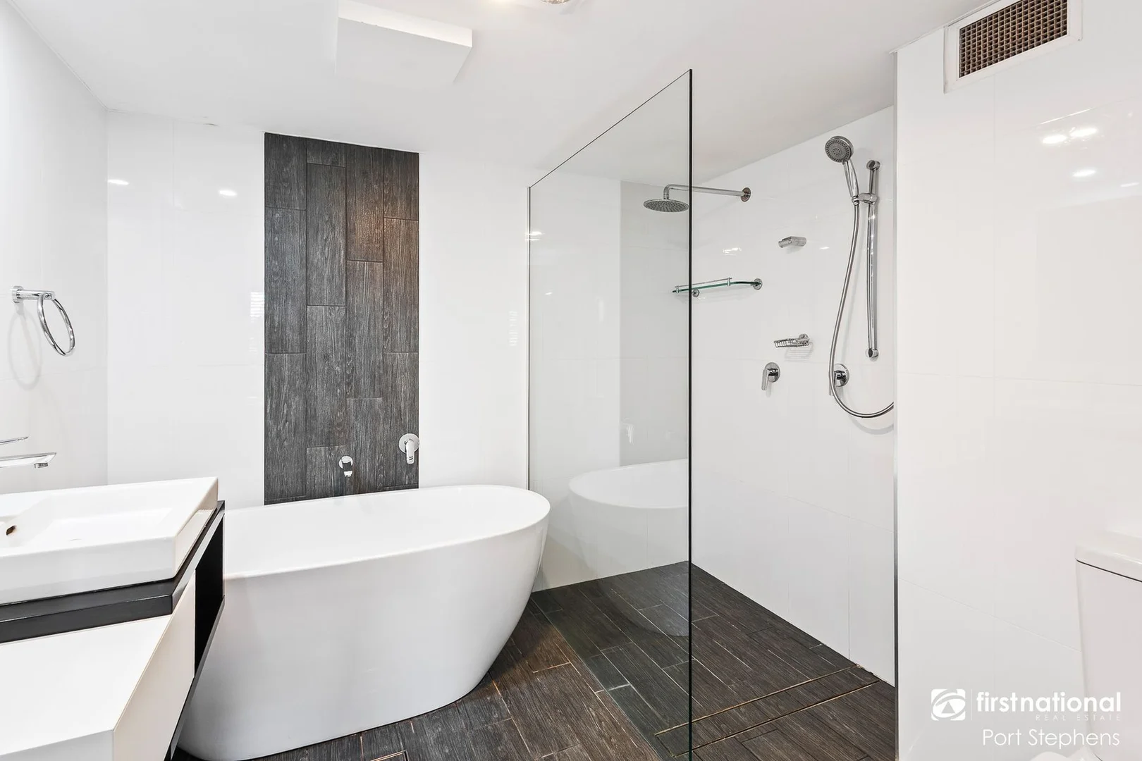 Additional image 16 of 2/83 Soldiers Point Road, Soldiers Point NSW 2317