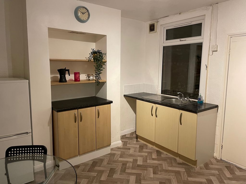 Additional image 5 of 2 bed flat to rentCross Street, Lincoln LN5