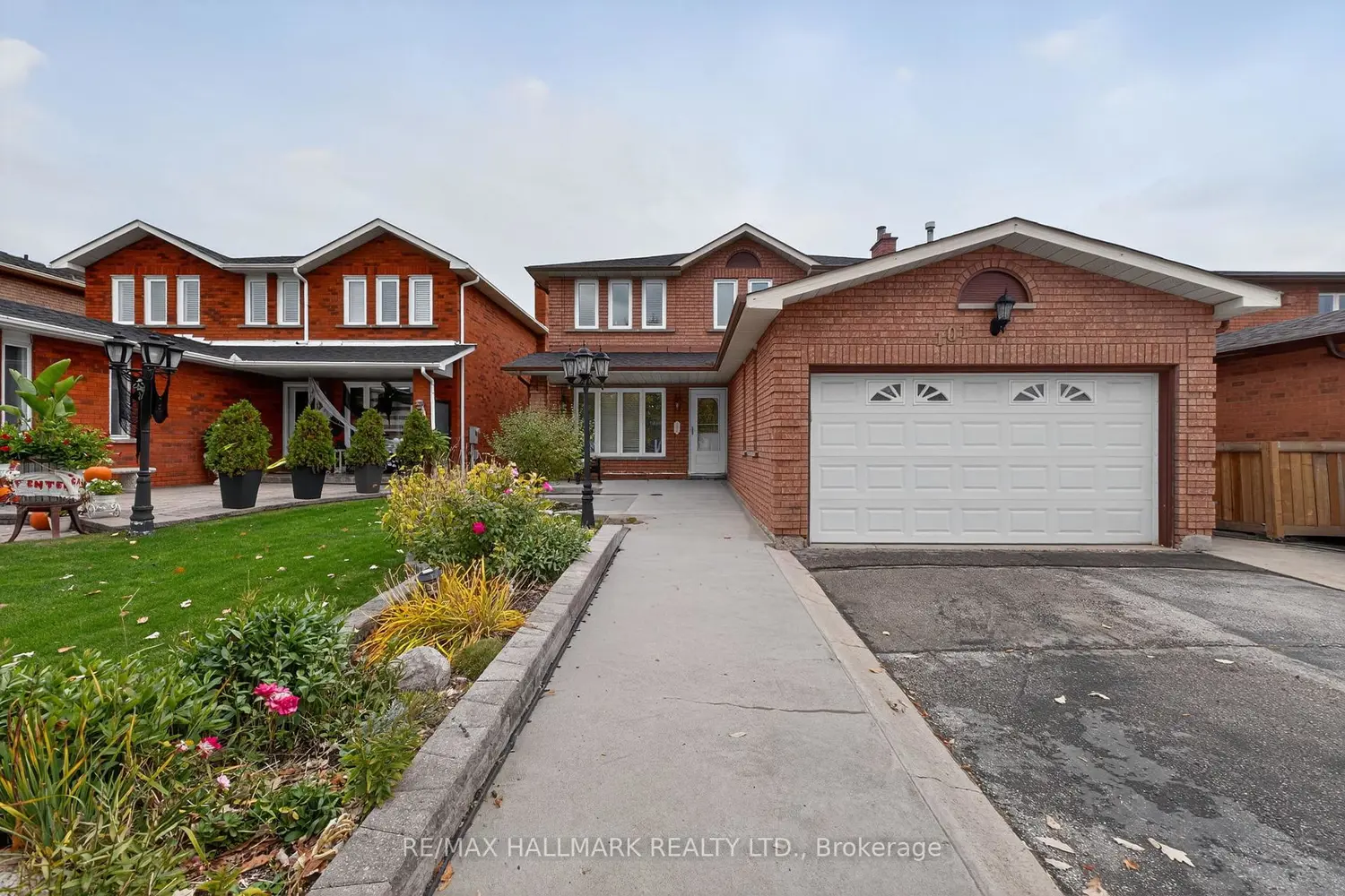 101 Embassy Drive photo 2