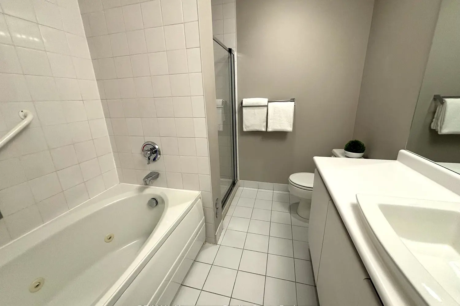 Additional image 7 of 2511 Lakeshore Road 406