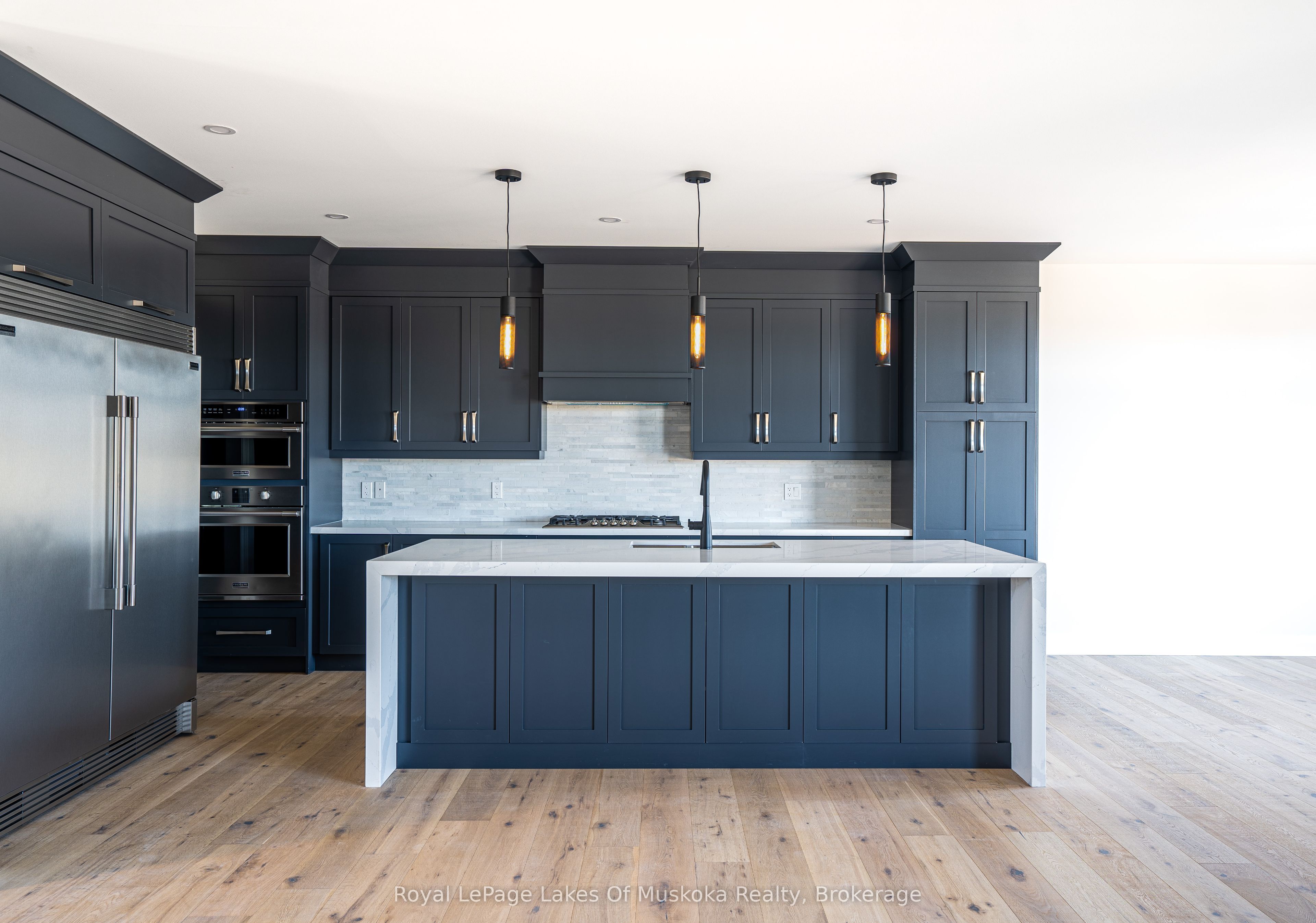 Additional image 3 of 21 Henry Ball Court, Oro-medonte, ON, L0K 2G1