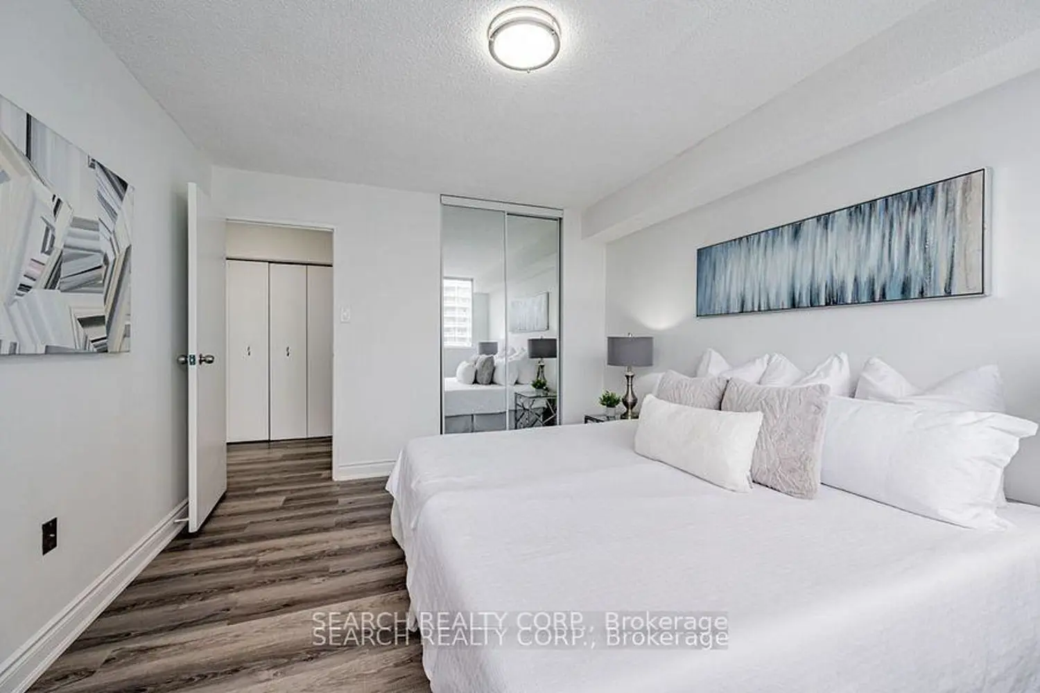 Additional image 12 of 3590 Kaneff Crescent 1108