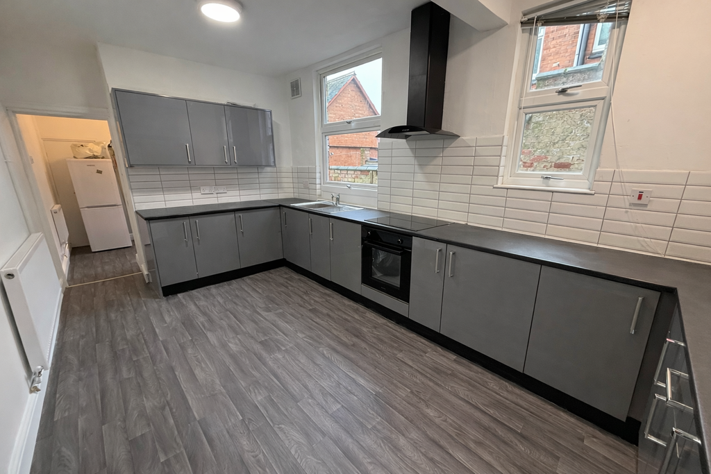 7 bed shared accommodation to rentSt Peters Road, Highfields LE2 photo 2