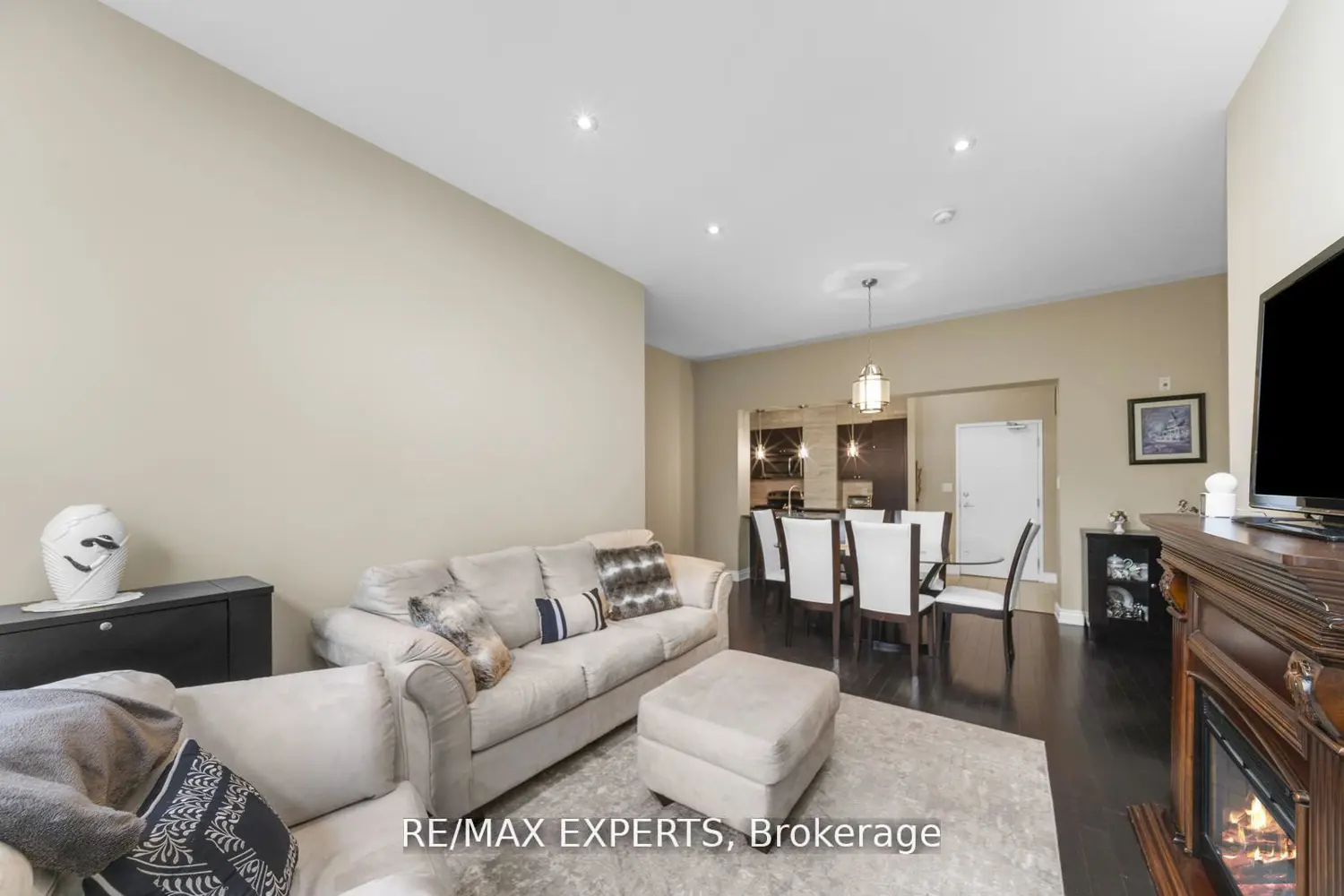 Additional image 6 of 10211 Keele Street 105