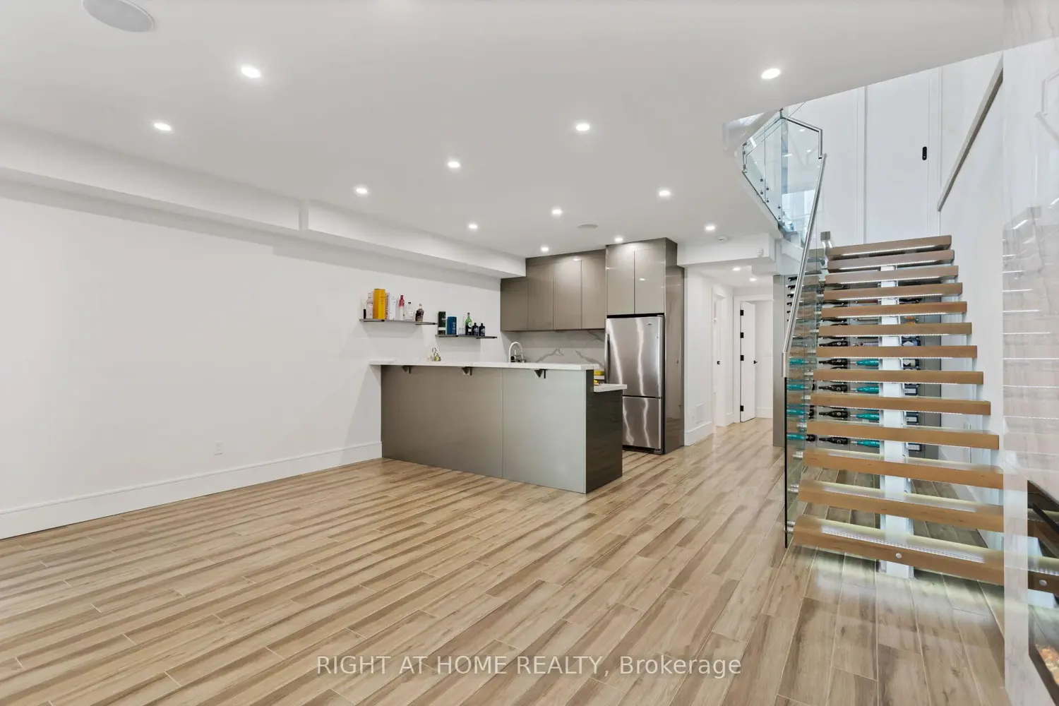 Additional image 13 of 40 Sixth Street