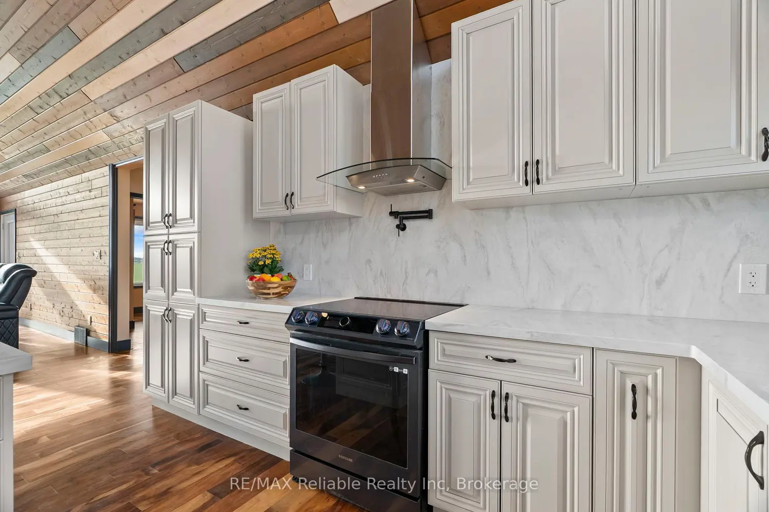 Additional image 7 of 43841 Cranbrook Road