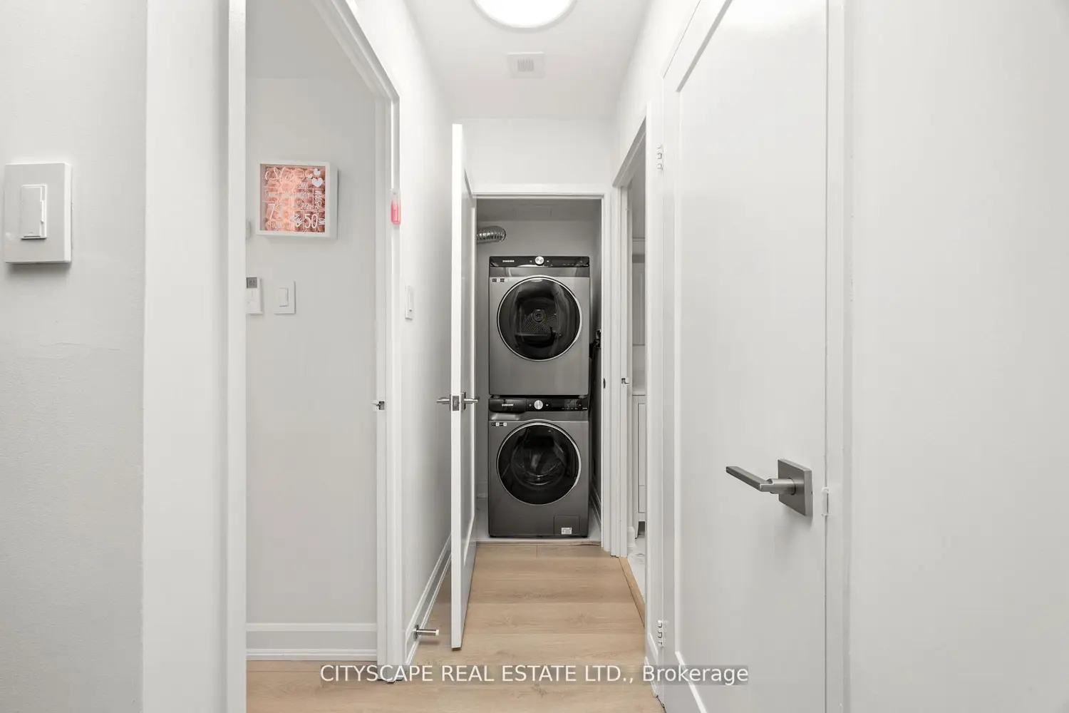 Additional image 18 of 7460 Bathurst Street 209