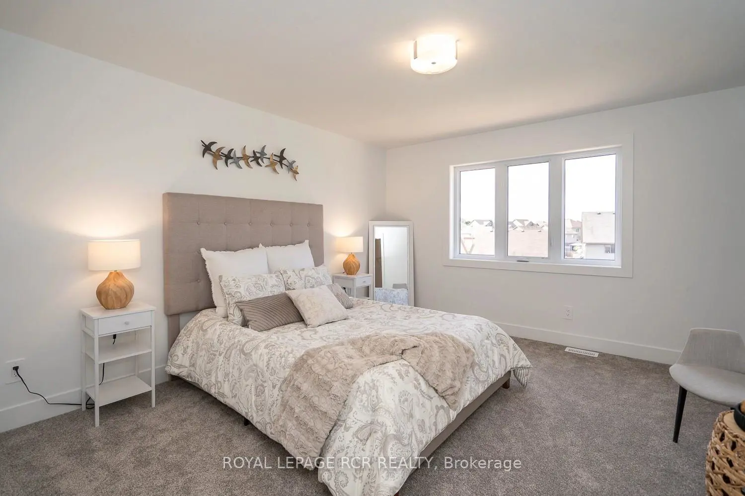 Additional image 11 of 690 Broadway Avenue 12