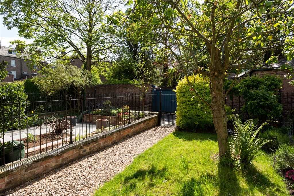 Additional image 4 of 4 bed terraced house to rentMount Parade, York YO24