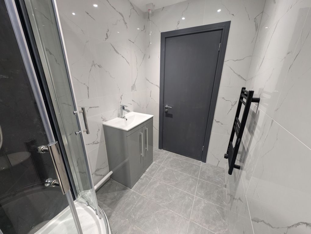 Additional image 4 of 1 bed flat to rentCommercial Street, Mountain Ash CF45