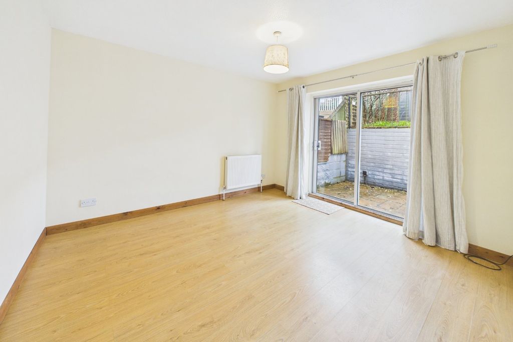 Additional image 4 of 4 bed semi-detached house to rentRippleside, Portishead, Bristol BS20