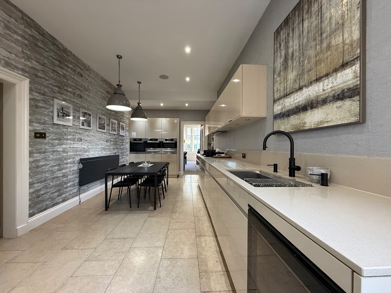 3 Bed Flat, Grosvenor Street, EH12, N1 7GU