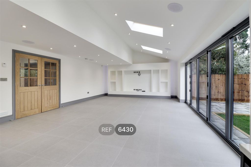 Additional image 8 of 5 bed detached house to rentWollaton Vale, Wollaton, Nottingham NG8