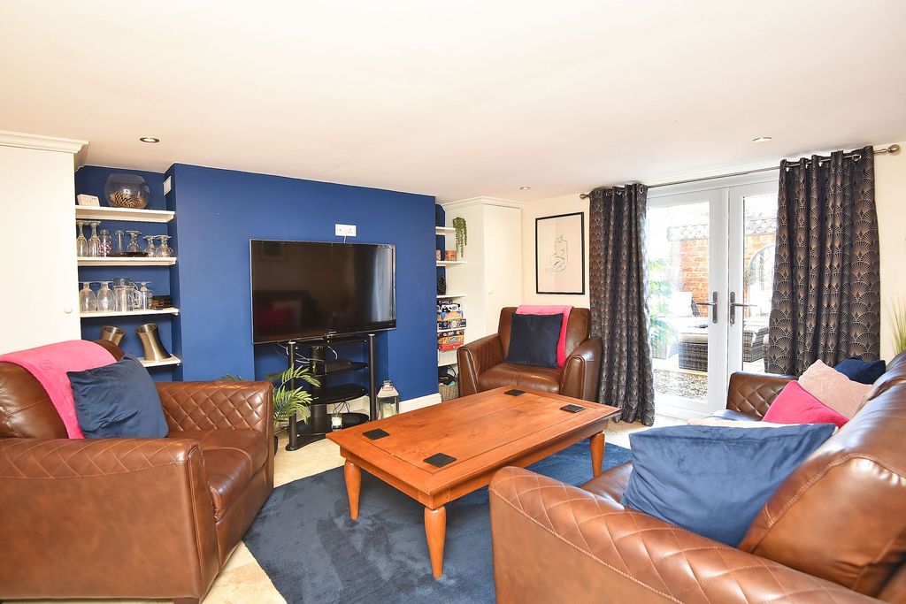 Additional image 17 of 5 bed property to rentWest End Avenue, Harrogate HG2