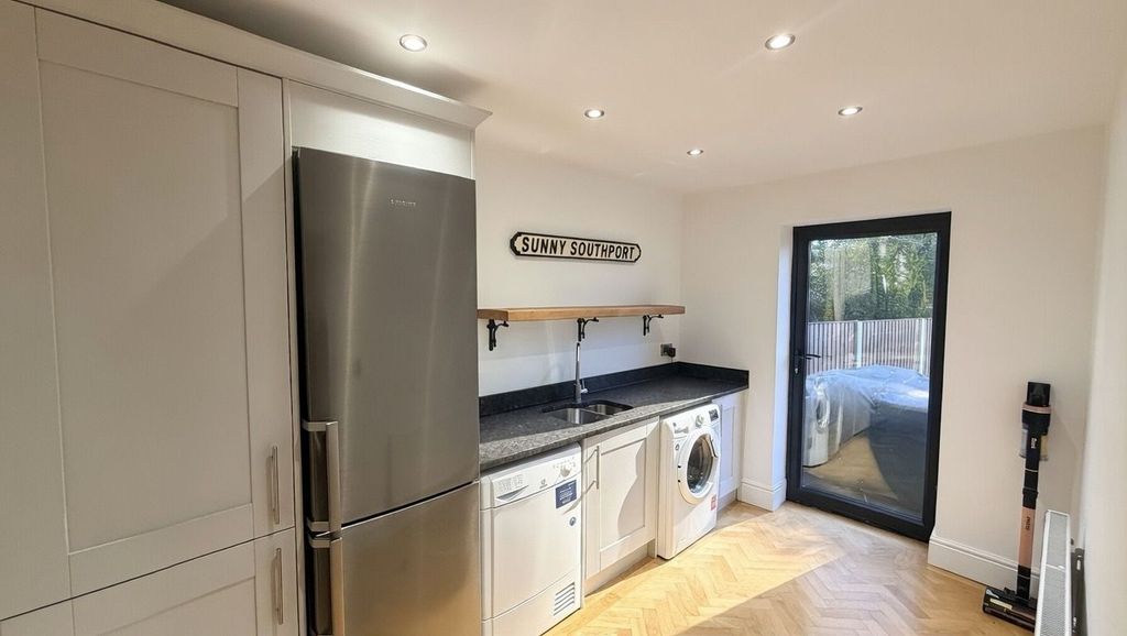 Additional image 7 of 4 bed detached house to rentAlma Road, Birkdale, Southport PR8