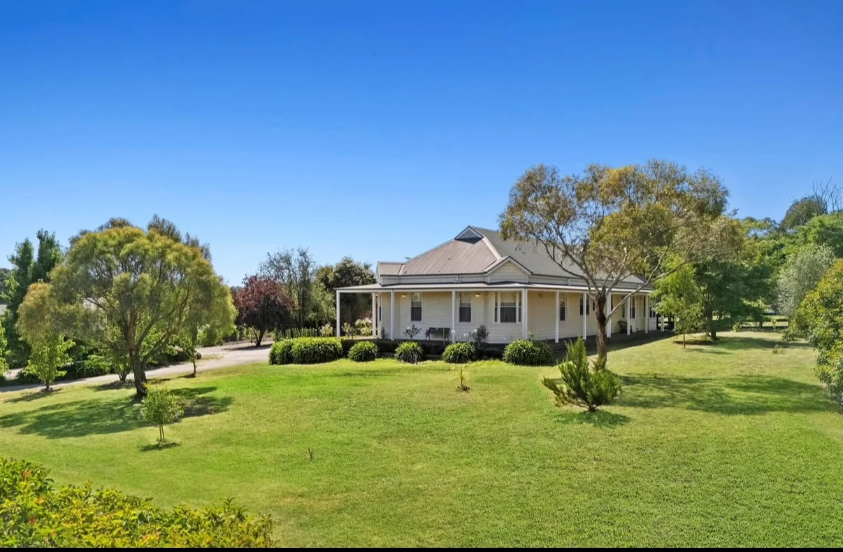 10 Namnan Way, Gisborne South VIC 3437