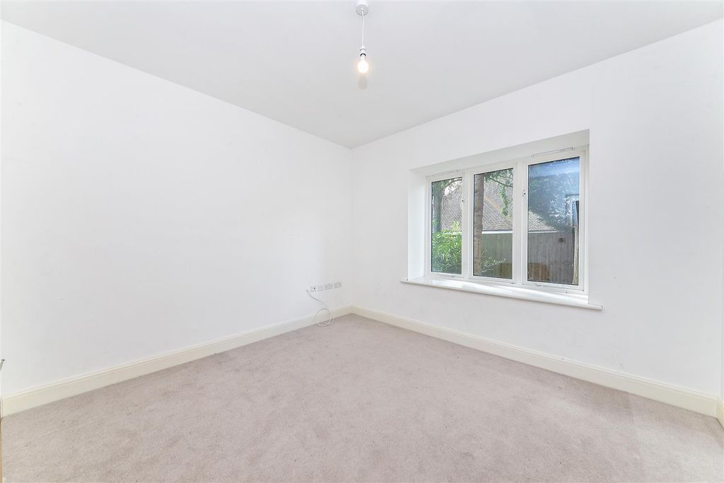 Additional image 6 of 5 bed detached house to rentBarker Road, Sutton Coldfield B74