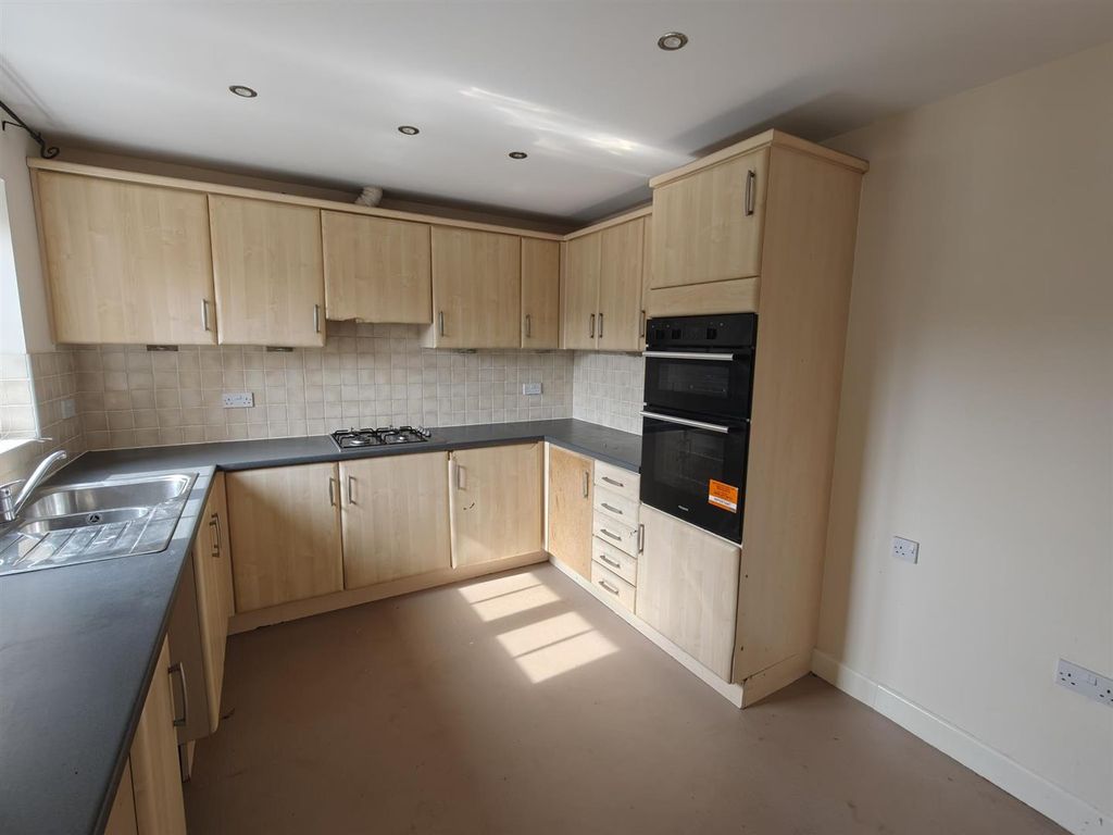 Additional image 13 of 5 bed property to rentHampton Vale, Peterborough PE7