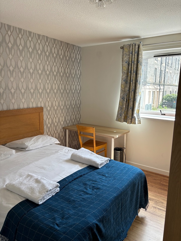 Additional image 3 of 2 Bed Flat, Hawthornden Place, EH7, N1 7GU