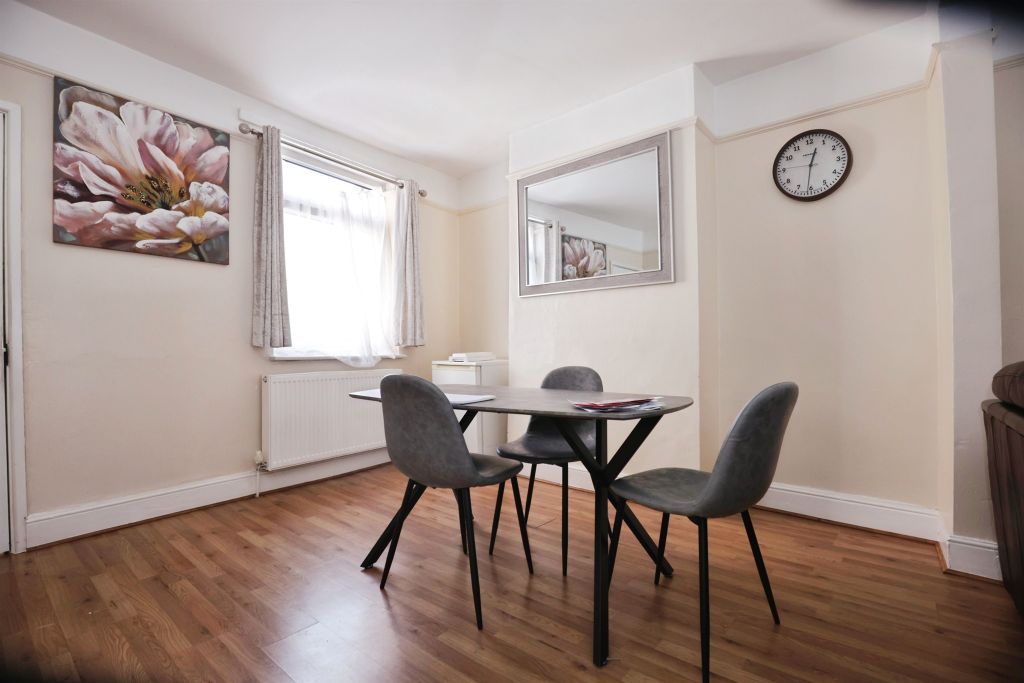 Additional image 5 of 3 bed flat to rentMilitary Road, Northampton NN1