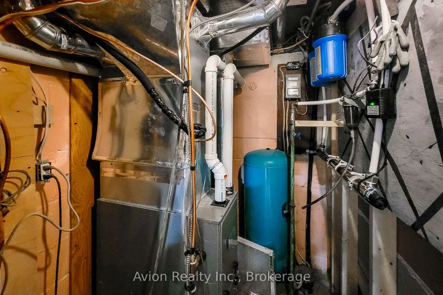 Additional image 20 of 1423 Merrittville Highway