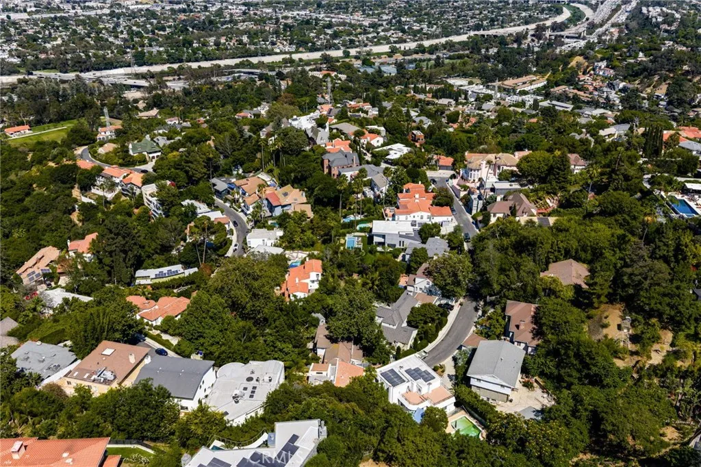 Additional image 118 of 3751 Prestwick Dr, Los Angeles, CA 90027