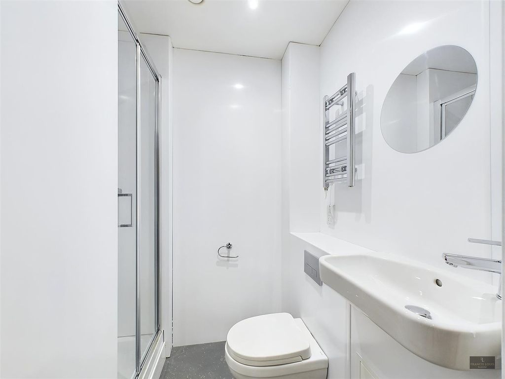 Additional image 13 of 6 bed shared accommodation to rentFlat 13, Beaufort House, New North Road, Exeter EX4