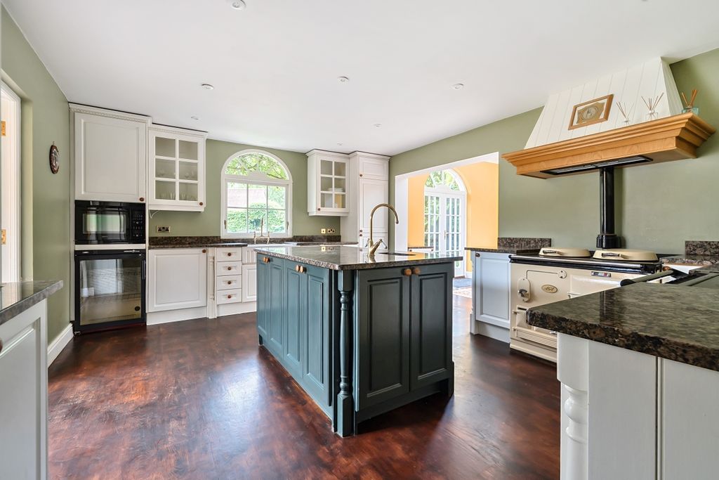 Additional image 4 of 5 bed detached house to rentHighmoor Cross, Henley-On-Thames RG9