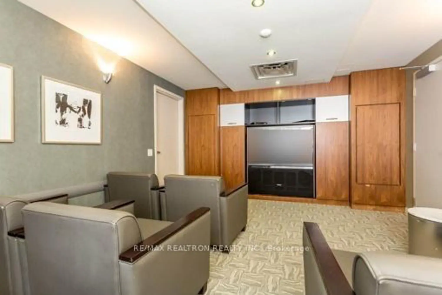 Additional image 17 of 85 Bloor Street 1603