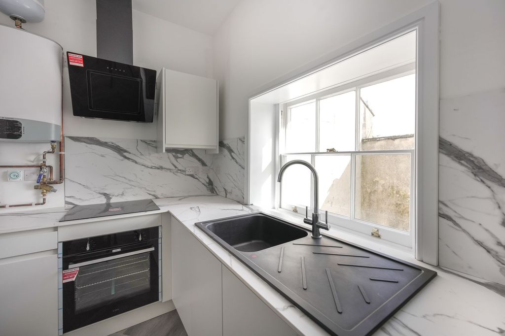 Additional image 3 of 1 bed flat to rentPriory Street, Monmouth NP25