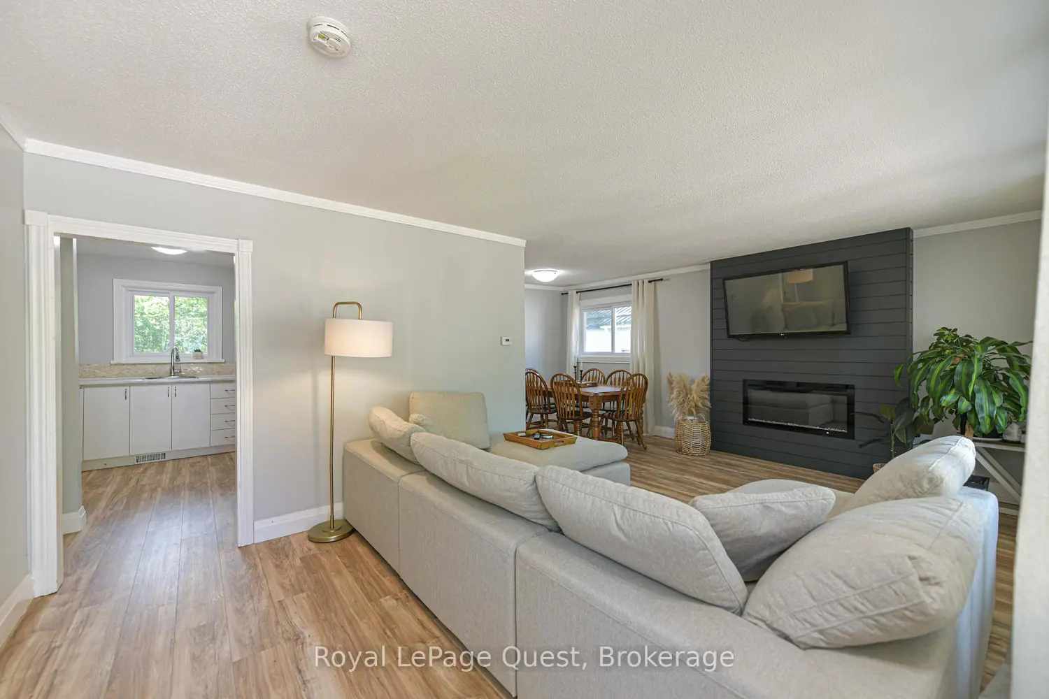 Additional image 10 of 401 Mississaga Street