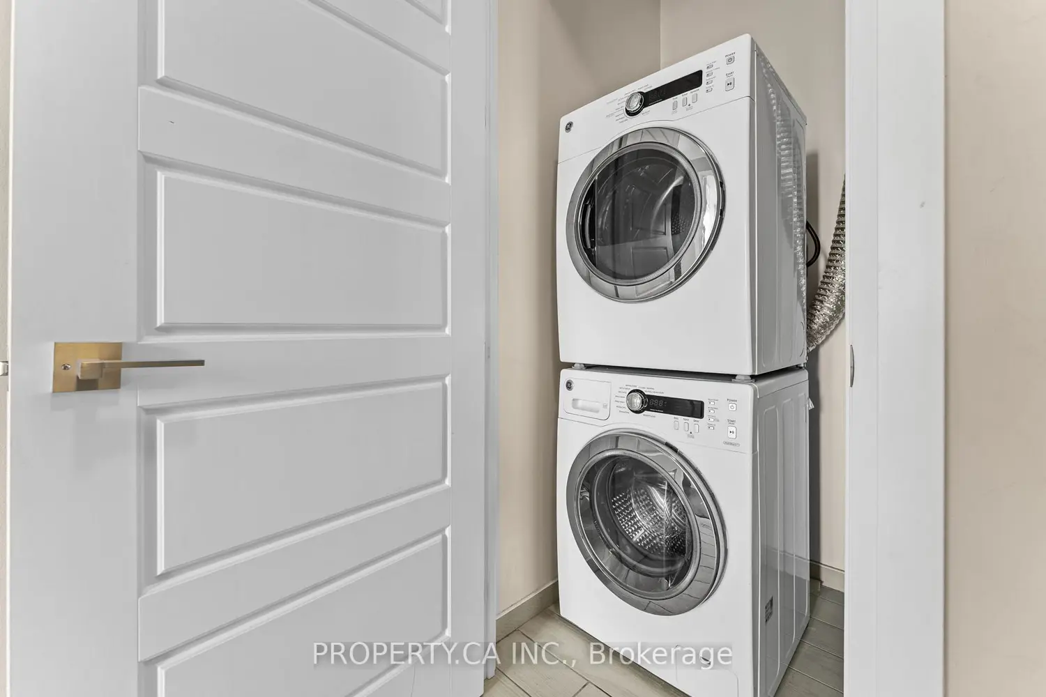 Additional image 18 of 28 Uptown Drive Ph15