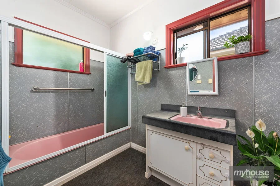 Additional image 8 of 15 Helen Street, Newtown QLD 4350