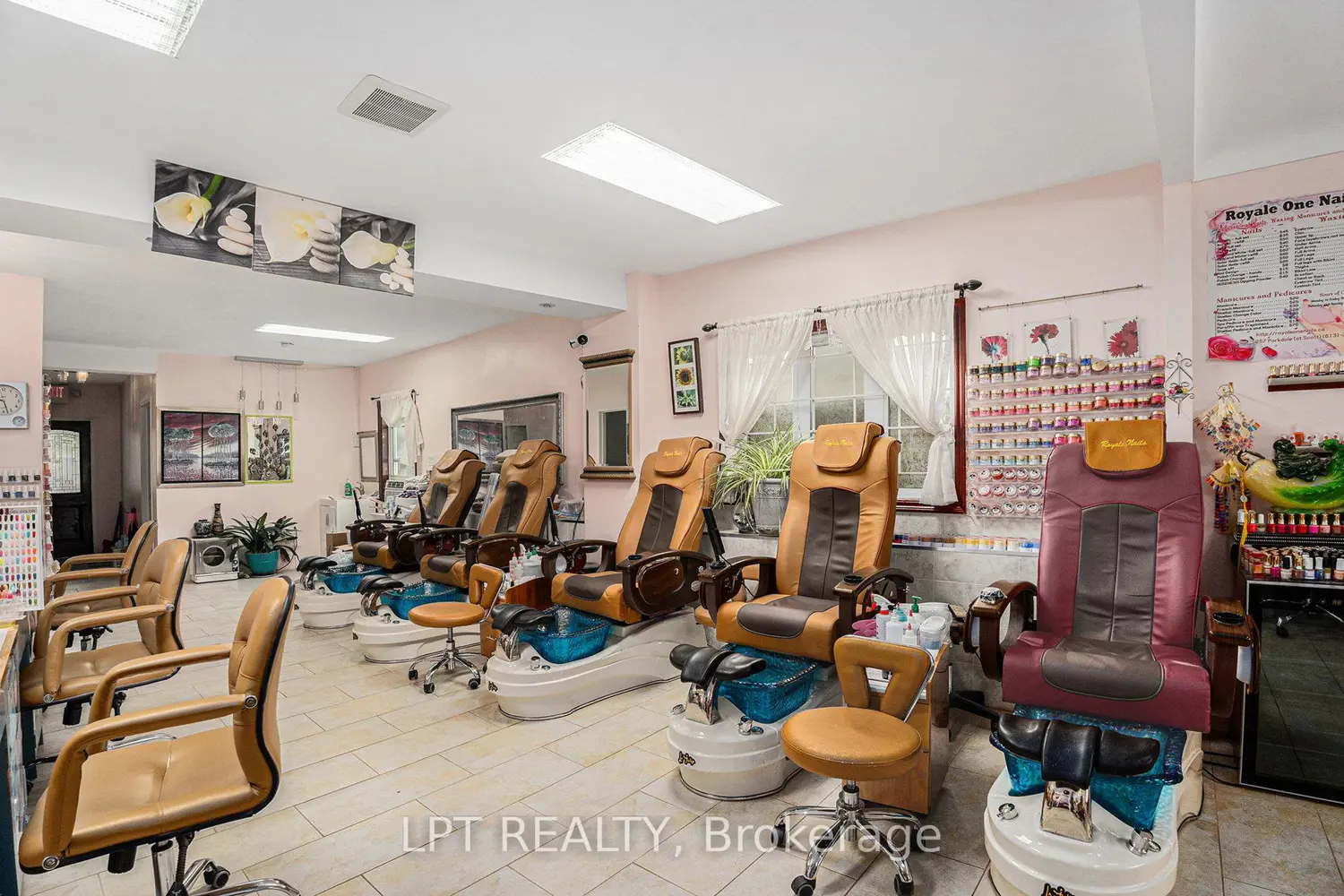 Additional image 6 of 257 Parkdale Avenue