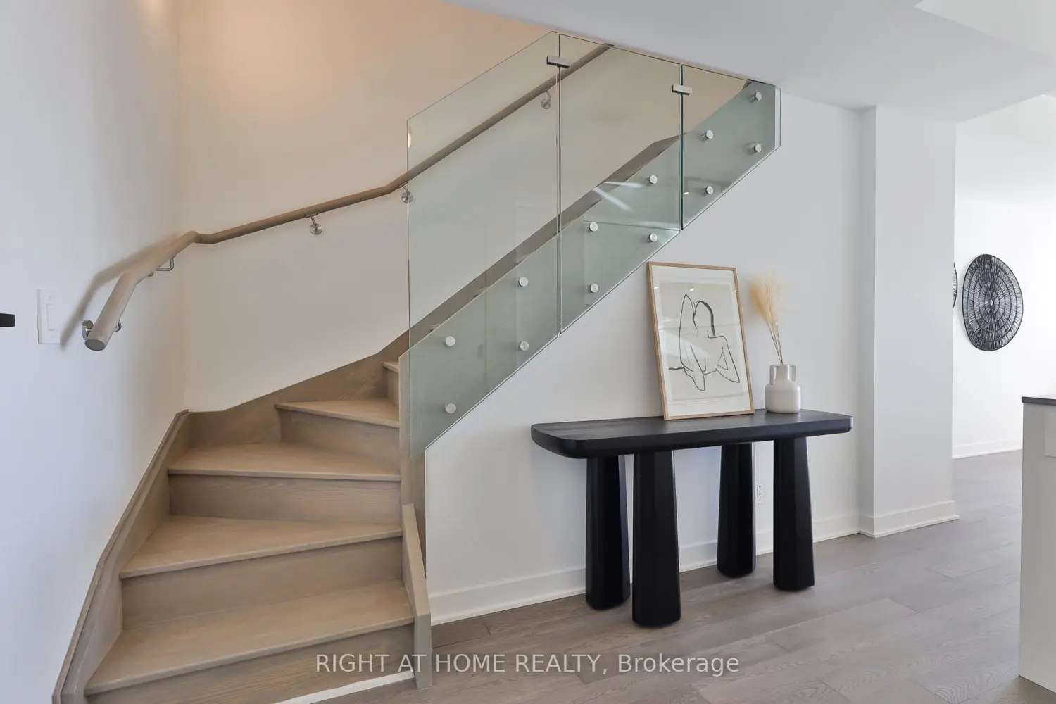 Additional image 10 of 2720 Dundas Street 604