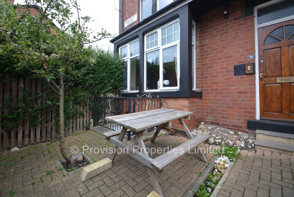Additional image 14 of 10 bed terraced house to rentHeadingley Avenue, Leeds LS6