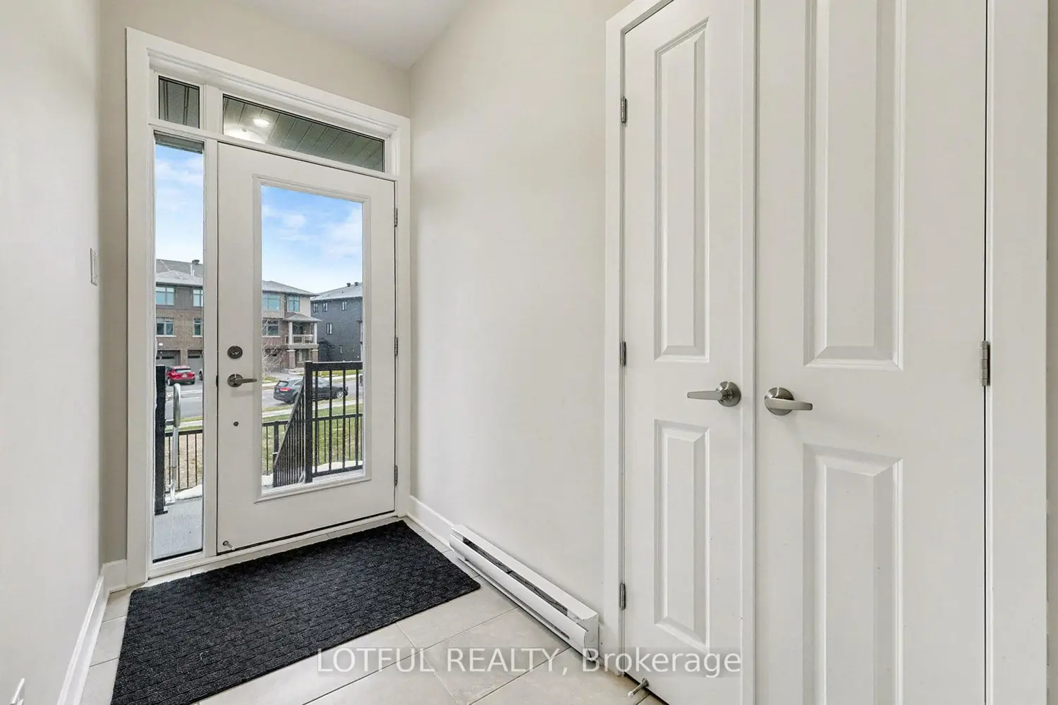 842 Ralph Hennesy Avenue photo 4