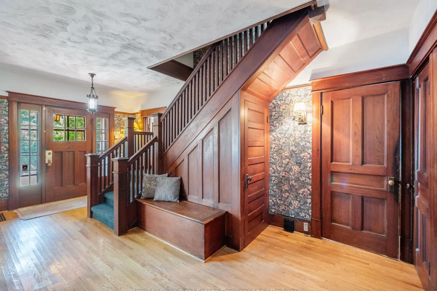 Additional image 4 of 3175 Lakeshore Road