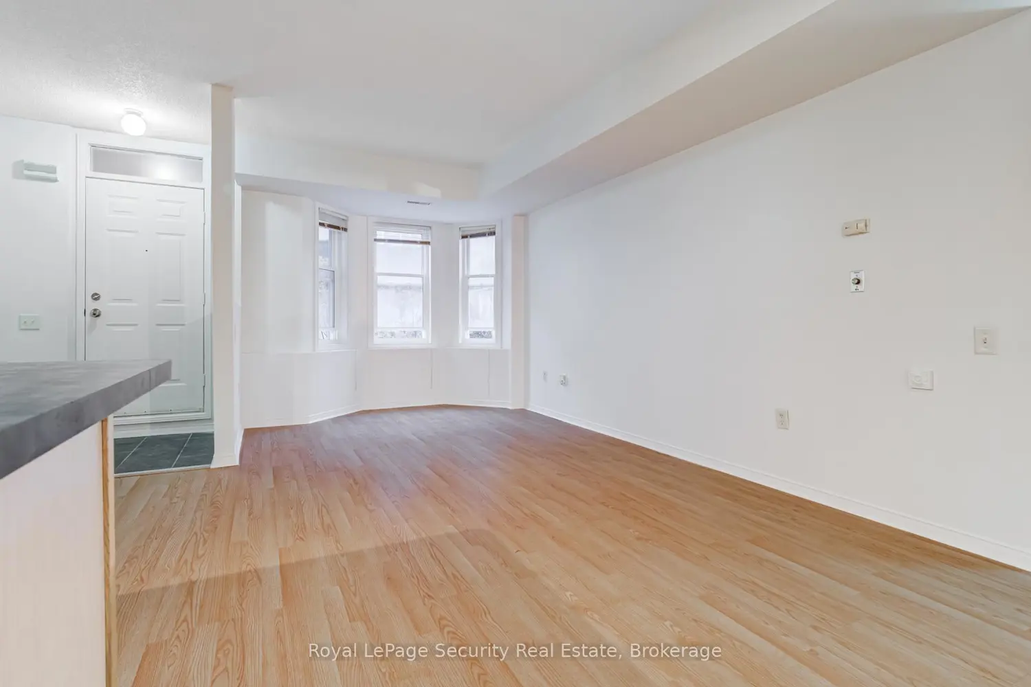 Additional image 14 of 760 Lawrence Avenue 137