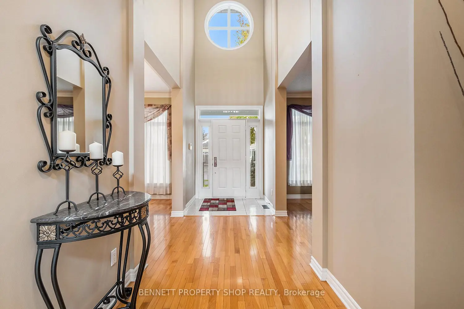 578 Devonwood Circle photo 3