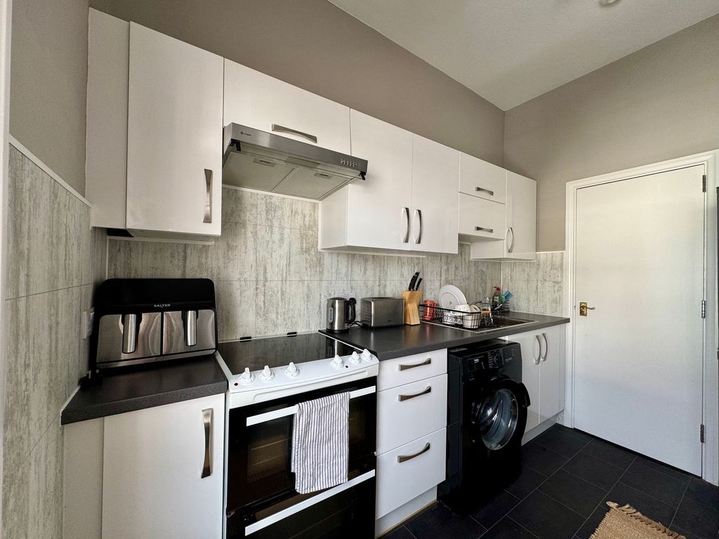 Additional image 5 of 3 bed flat to rent19 St Marks Road, St Helier JE2