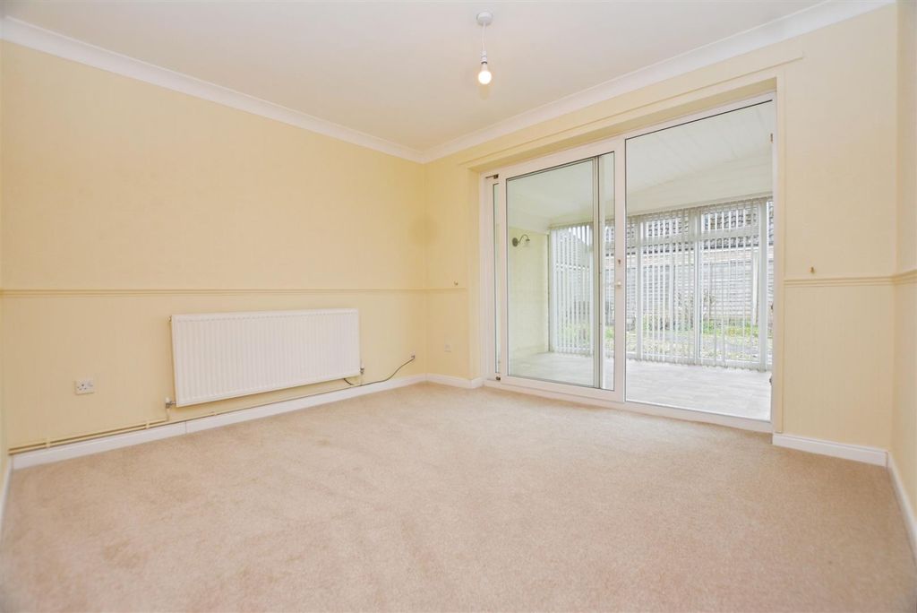 Additional image 7 of 3 bed detached bungalow to rentNorfolk Avenue, Burton-Upon-Stather, Scunthorpe DN15