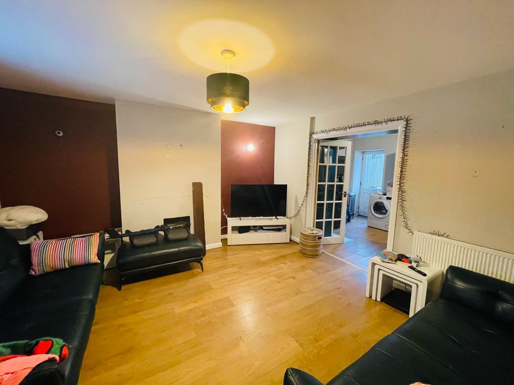 Additional image 2 of 3 bed property to rentCambrian Place, Haverfordwest SA61