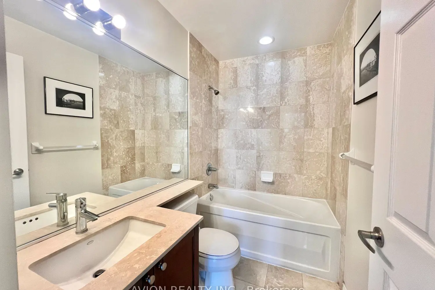 Additional image 11 of 761 Bay Street 2610