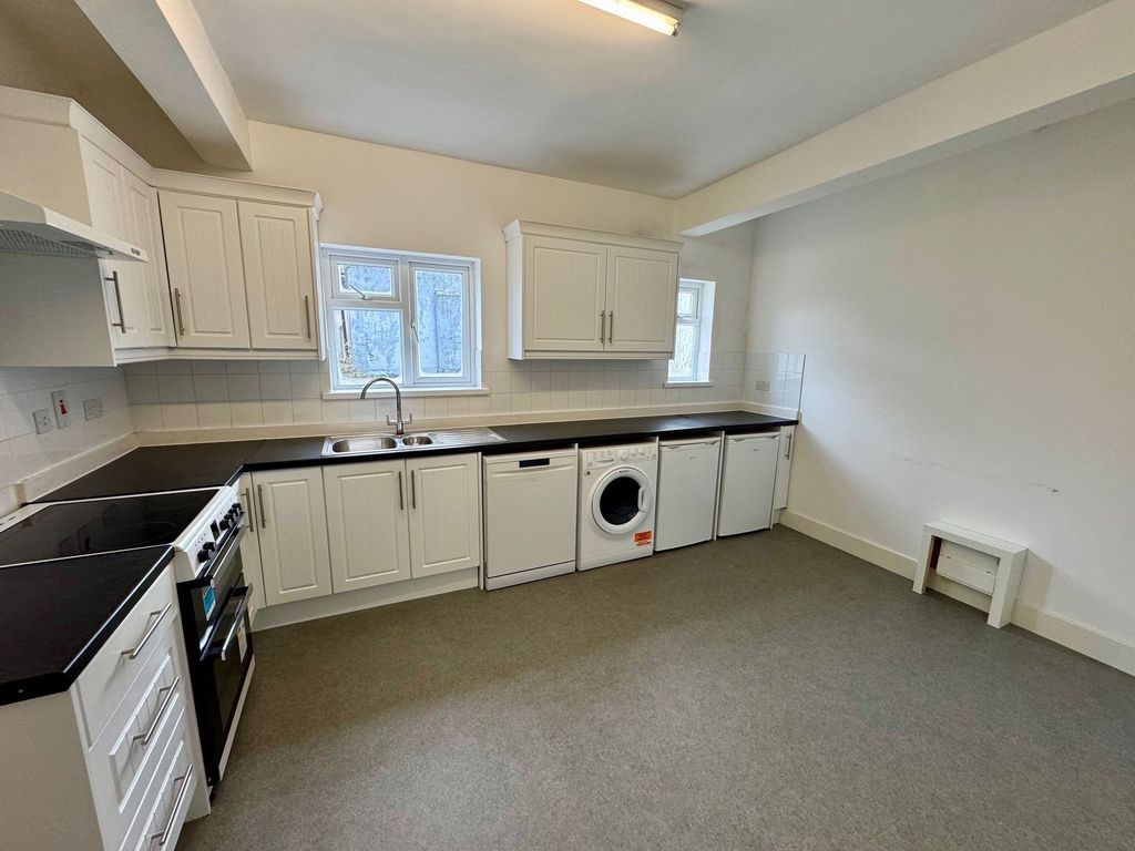Additional image 4 of 2 bed flat to rent29 Hill Street, St Helier JE2