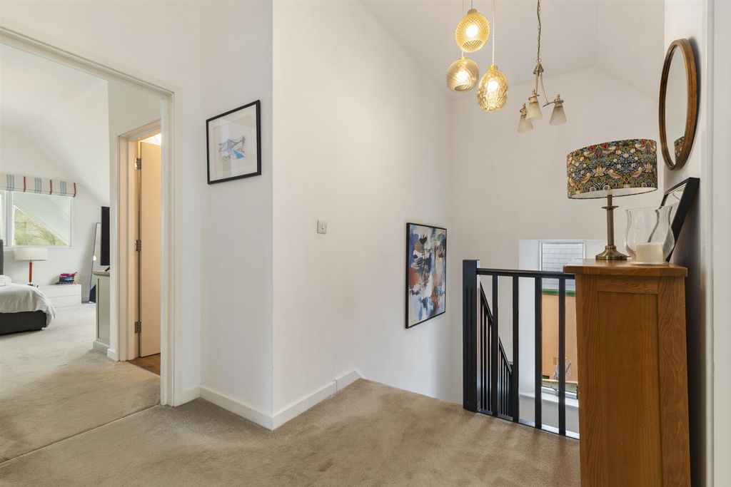 Additional image 16 of 4 bed property to rentParadise Row, Pembroke SA71